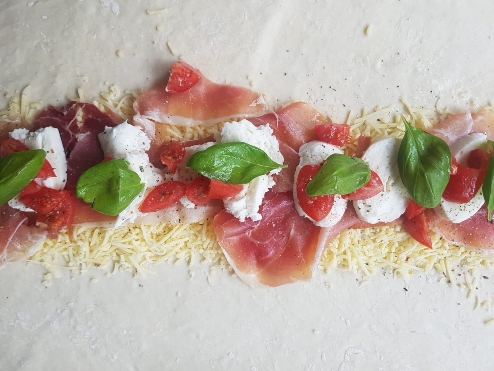 Gevuld pizzabrood
